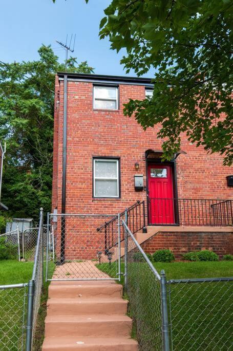 Red Door Rendezvous * Washington